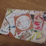 Kolorowa koperta ze zdjęciami kartek pocztowych